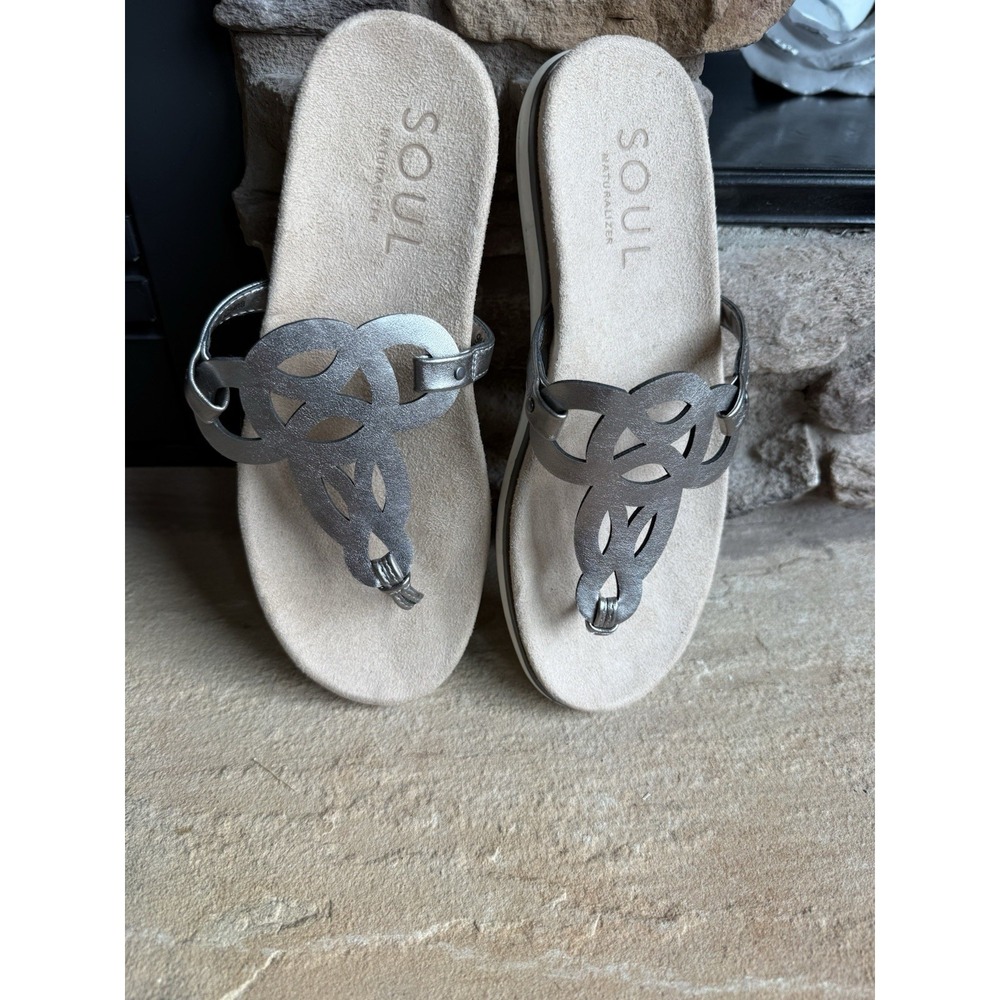 Soul Naturalizer Janice Metallic Pewter Thong Sandals Womens 9W Cutout Slides - Picture 8 of 8